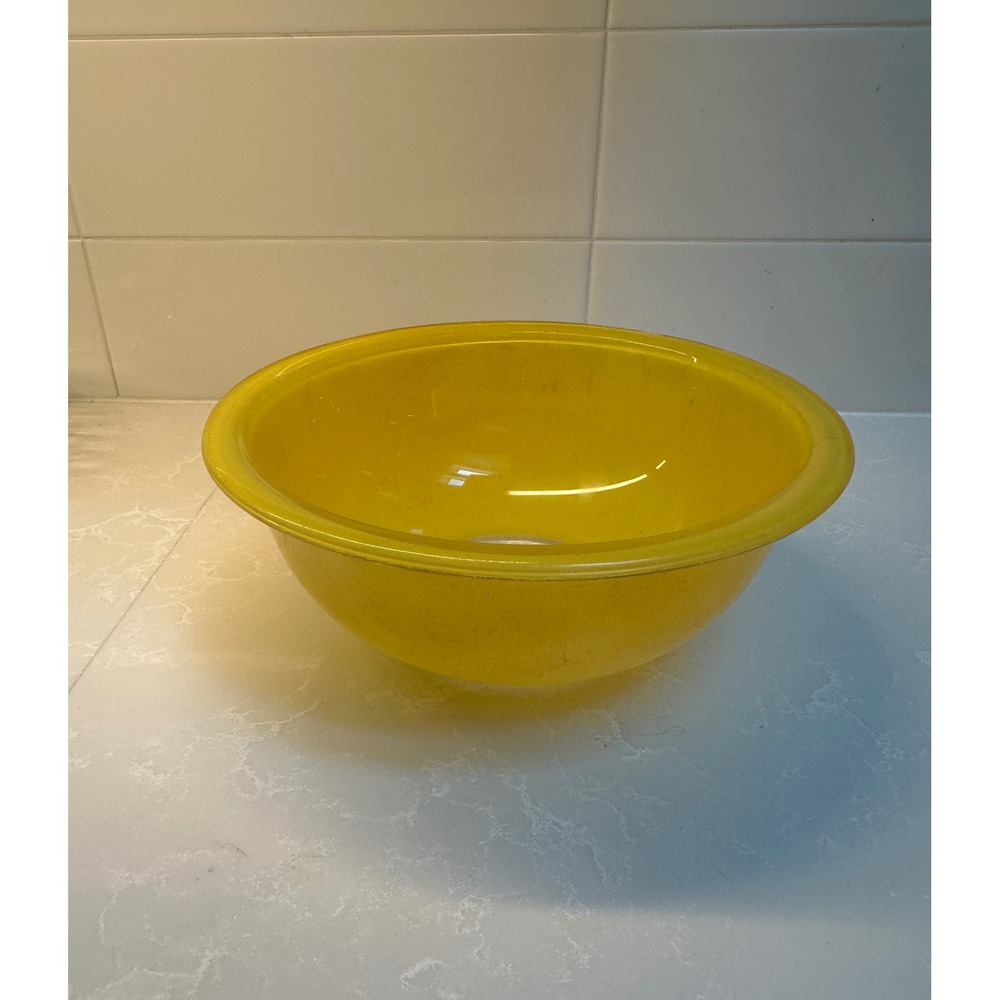 Vintage Pyrex Yellow Mixing Bowl 1.5 Qt Glass Nesting Bowl 323 Corning USA